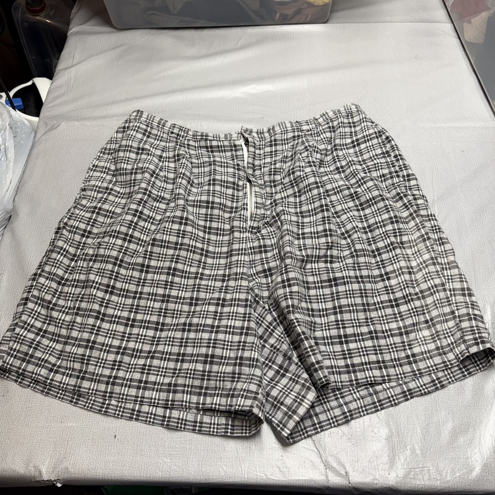 Fashion Bug Plaid Shorts Women's Size 22/24W Black White